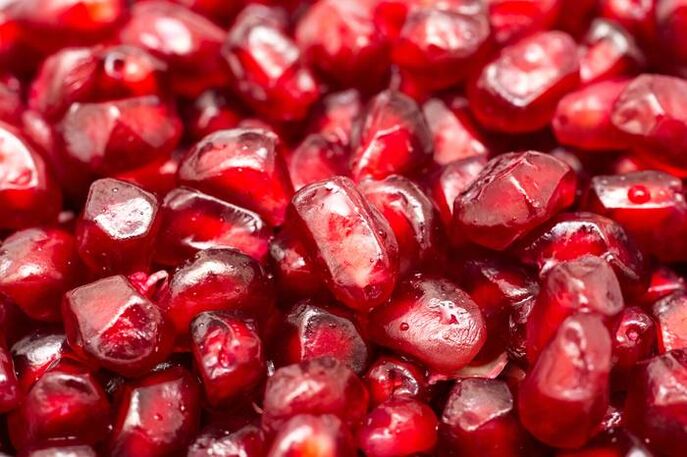 Pomegranate seed oil cream will help stop age-related changes in facial skin